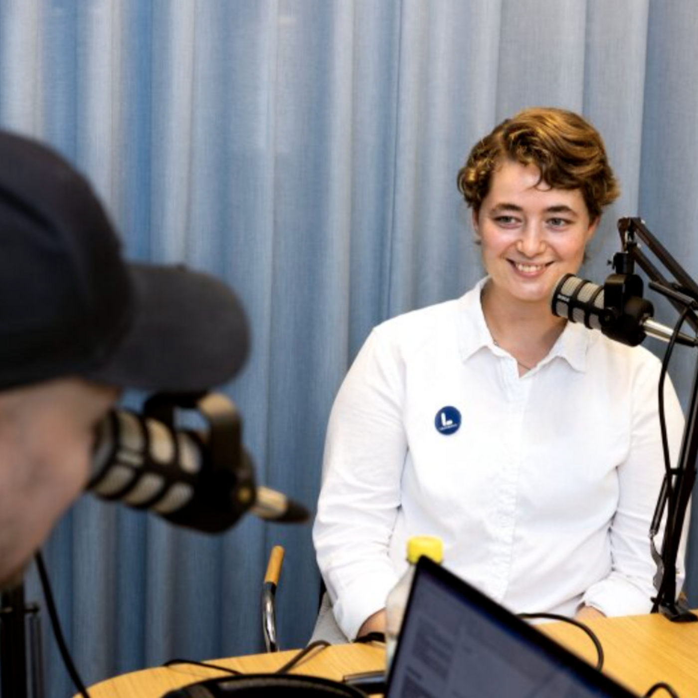 Liberalernas stjärnskott om vårens kaos, riksdagen och den dolda HBTQ-uppväxten