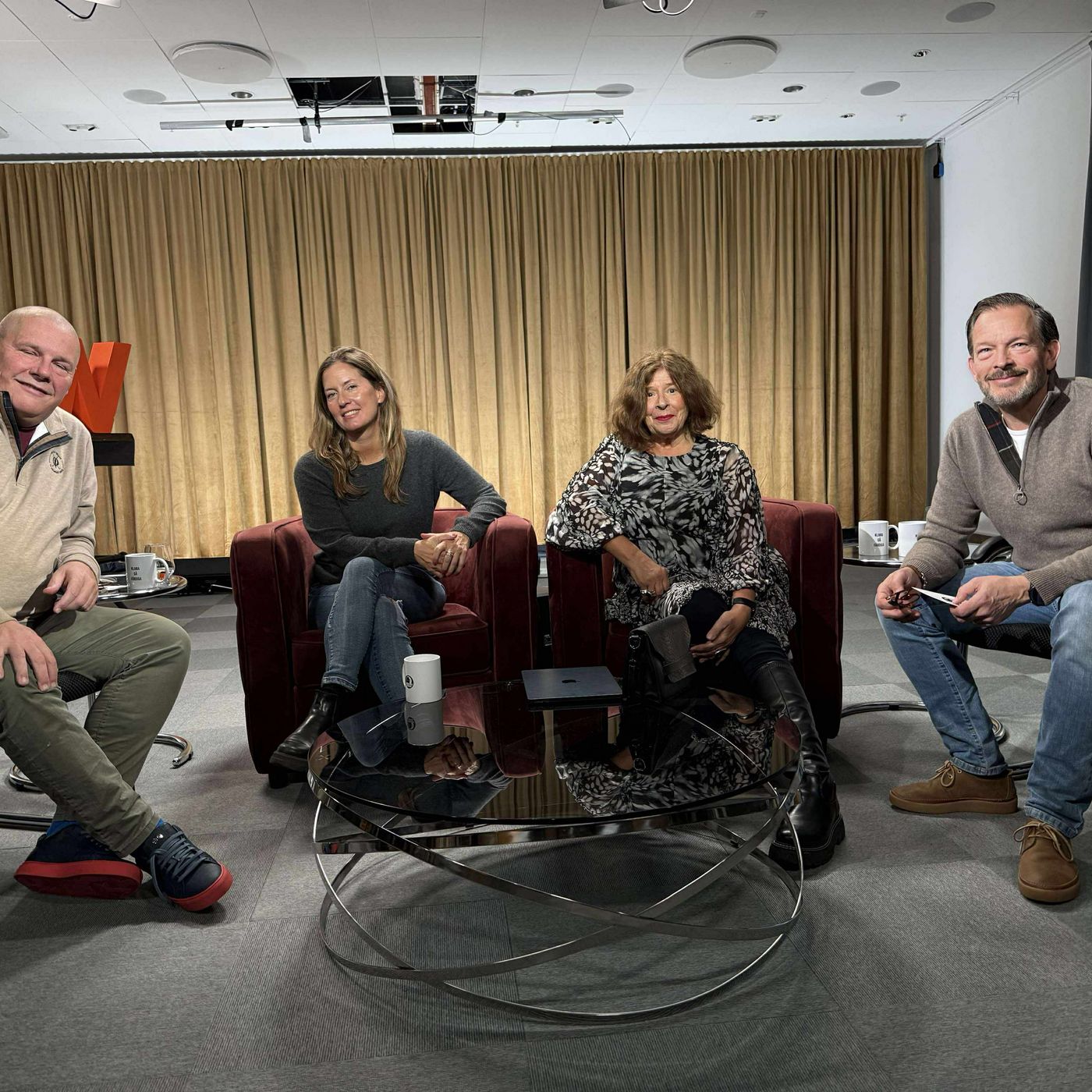 Brottstycken med deckarförfattarna Cecilia och Helena